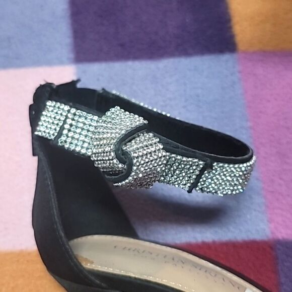 2/$20 Christian Siriano Heels - Picture 3 of 7